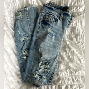 Girls junior, ripped skinny jeans